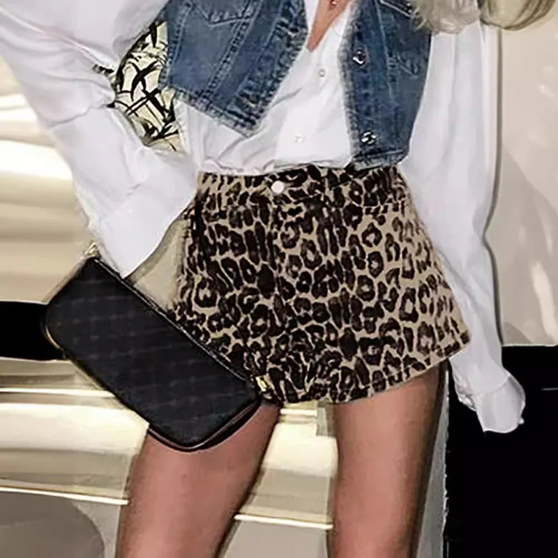 NIKKI SHORTS